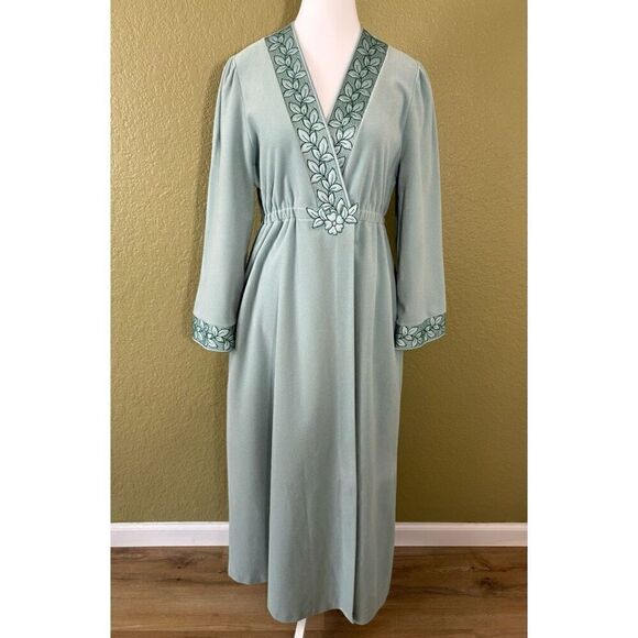 Vanity Fair Women's S Long Sleeve Crossover Robe Light Green Floral Embroidered - Picture 1 of 10